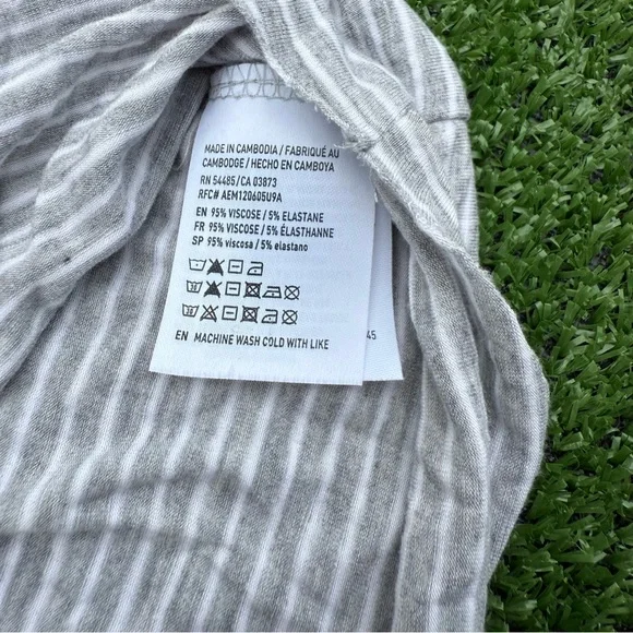 American Eagle Gray Striped Women's Top - Picture 5 of 5